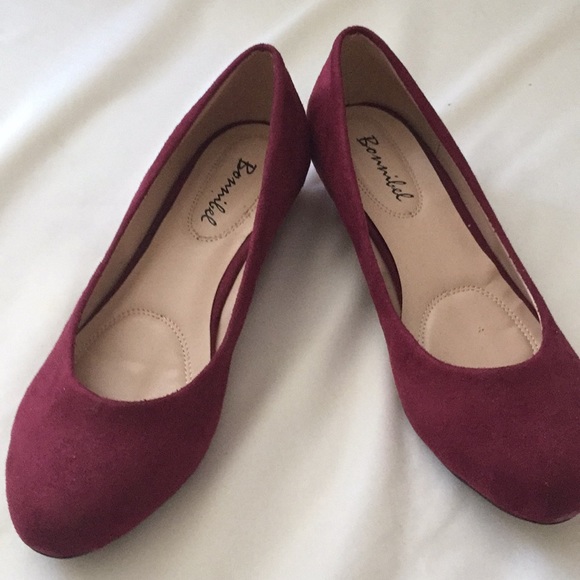 Shoes - Picture 3 of 4